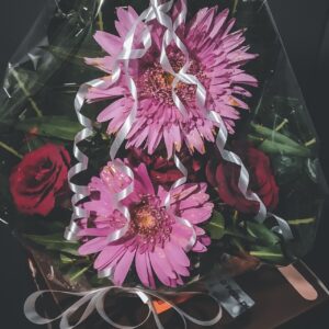 gift, flowers, give, happy birthday, valentine, nature, romance, flower wallpaper, blossom, flora, roses, bookey, present, cake, delivery, bouquet, gray birthday, gray cake, beautiful flowers, flower background, gray gift